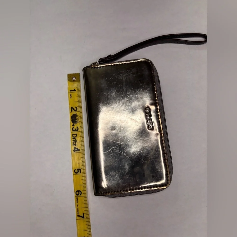 VINTAGE Coach Metallic Wristlet Wallet